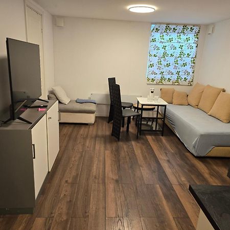 Beautiful 2 Rooms Apartment In Klofta,Near Oslo Airport& Oslo Eksteriør billede